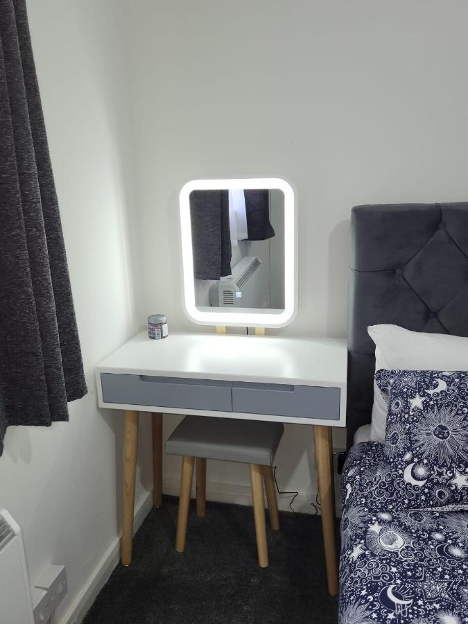 Delight Apartment, Close To Excel, Airport & O2! * London