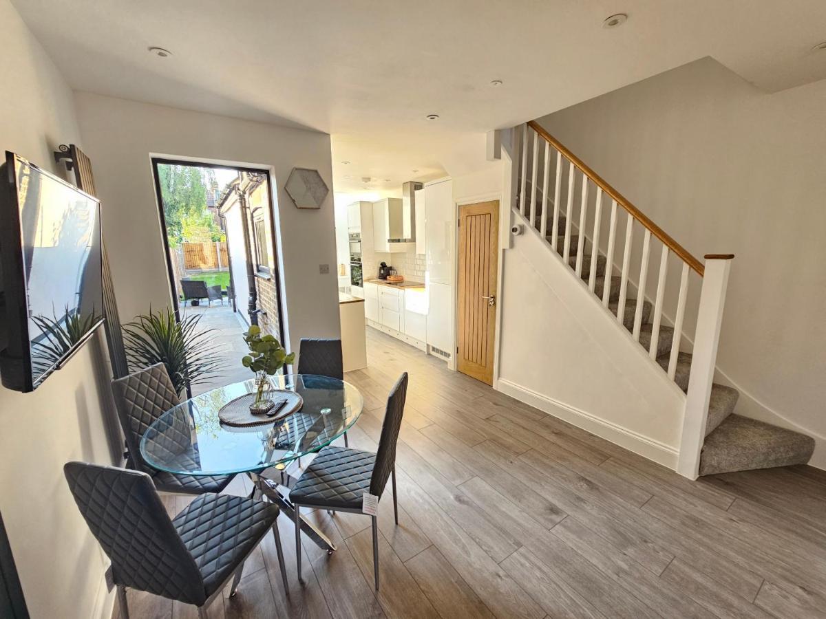 Apartamento Spacious 4br House, London, Sleeps 9, Parking Available *