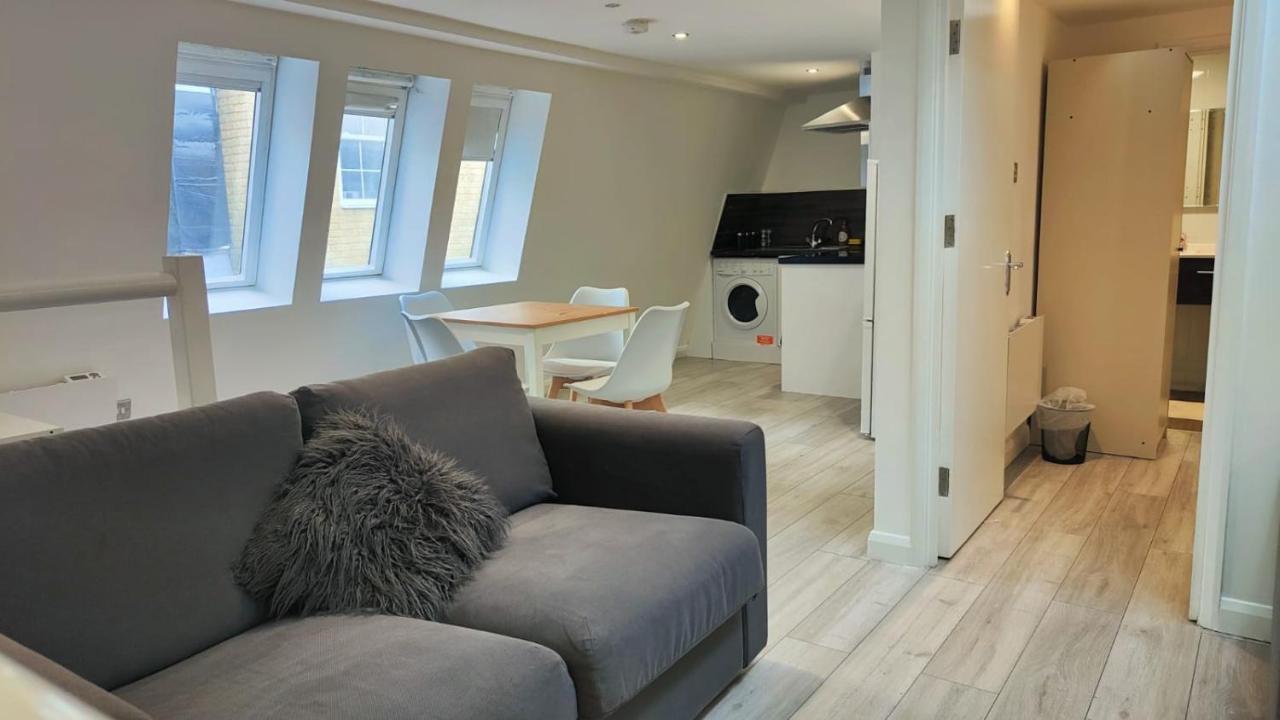 Apartment Printers Yard *