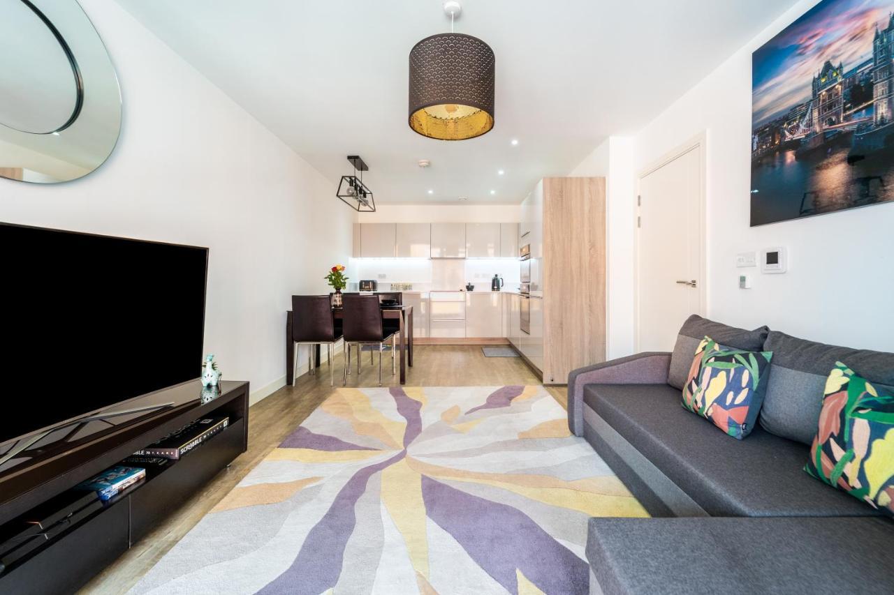 Apartment Luxury Riverview Greenwich 2bed Apt- Sleep 6 Guests-5min From 02 Arena- Playstation 4 Provided London
