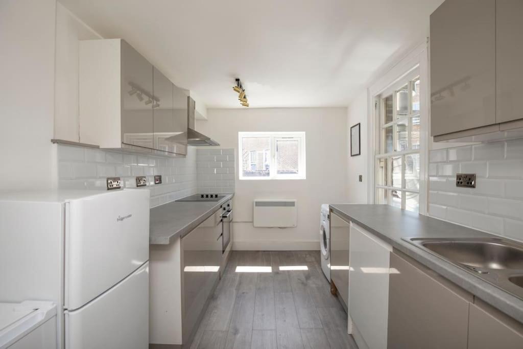 Spacious Serenity In The Heart Of * London