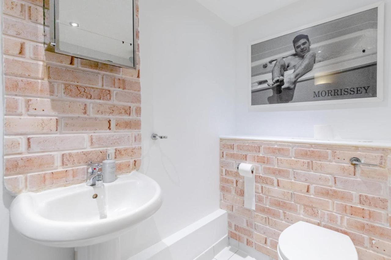 Lovely 2bd Flat With Balcony - Stoke Newington * London