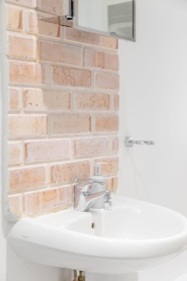 Lovely 2bd Flat With Balcony - Stoke Newington * London