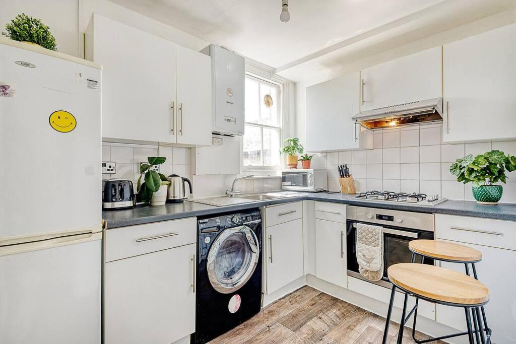 Apartment 3 Bed Flat Near Chelsea London