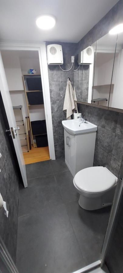 Flat In The Center Of 8 Apartment *