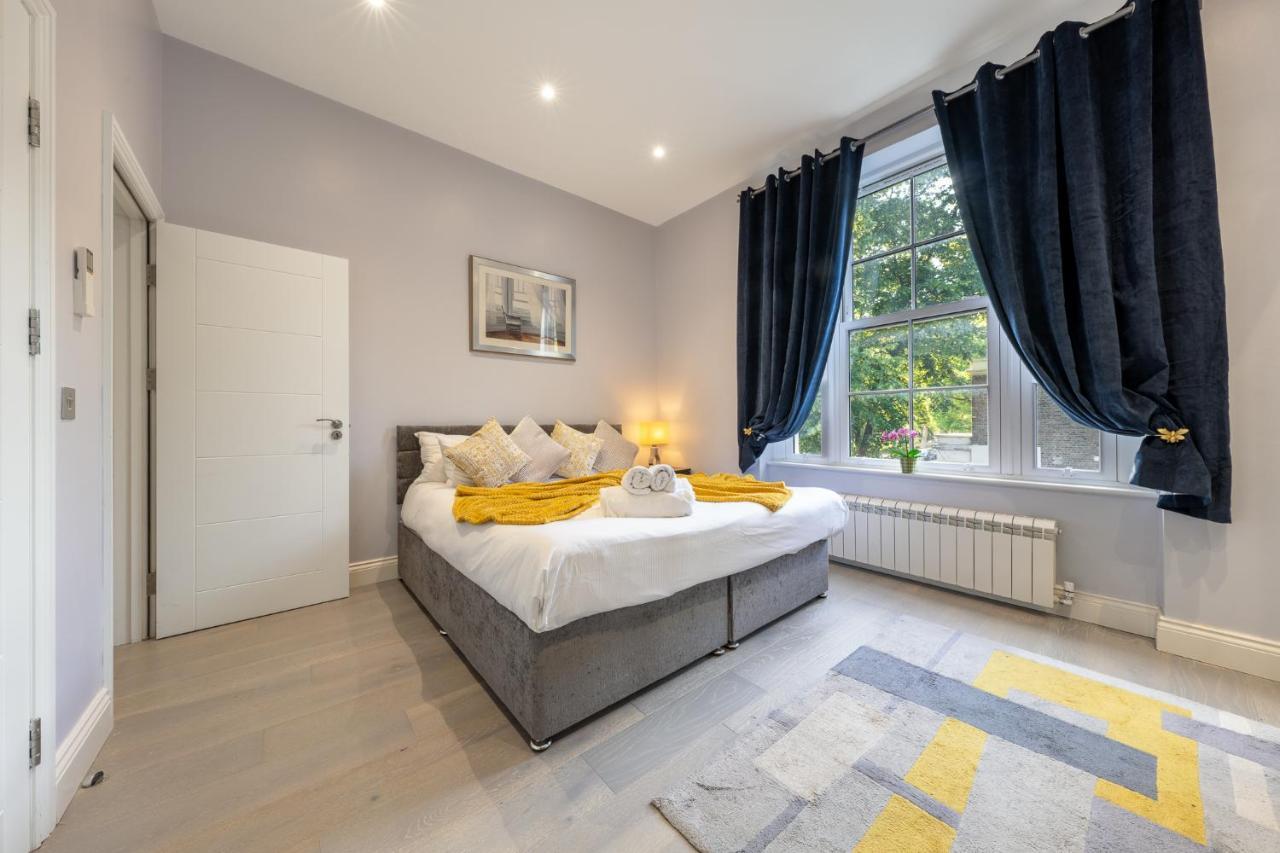 Apartment Modern 3 And 2 Bedroom Flat In Central With Installed Ac *