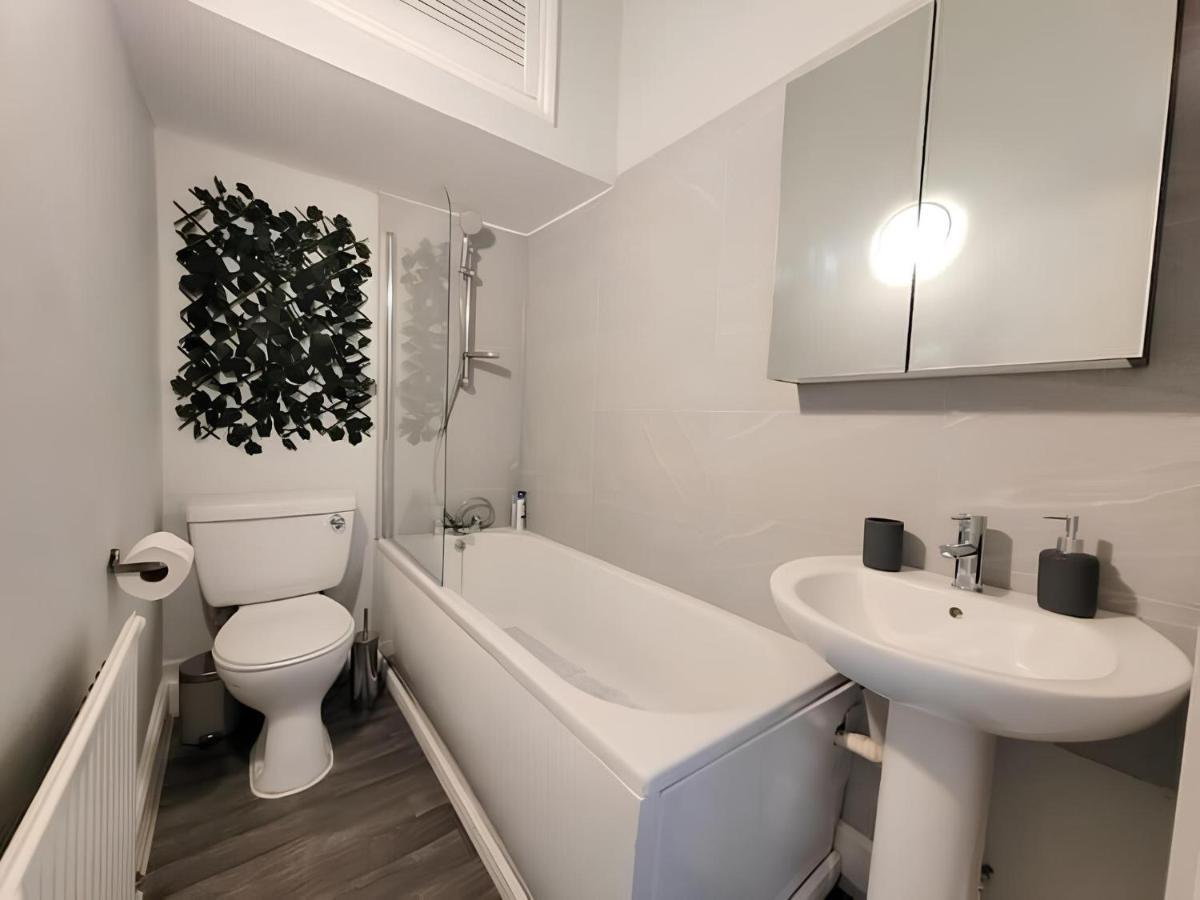 Apartment Contemporary 2 Bedroom