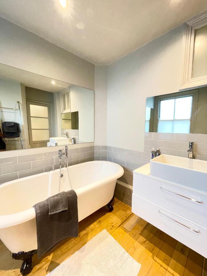 In Chiswick Homefields * London