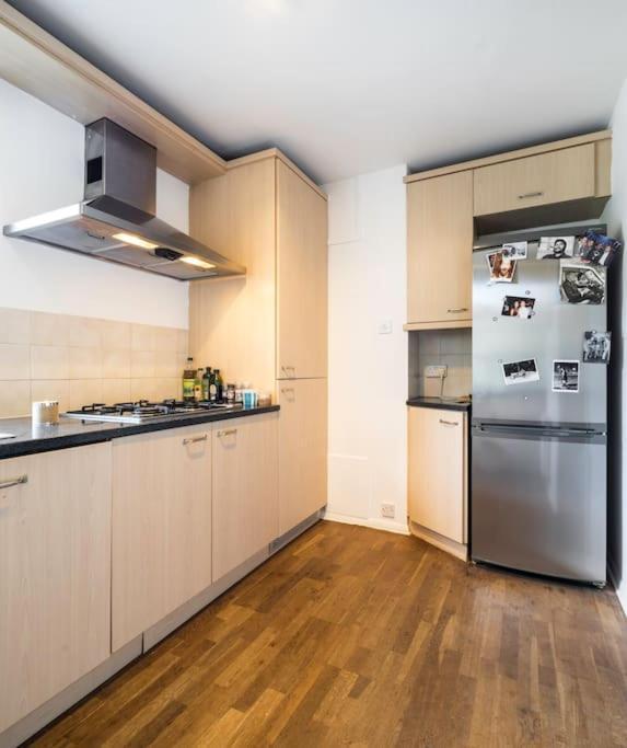 Big And Bright 2 X Double Bedroom Flat In Highgate * London