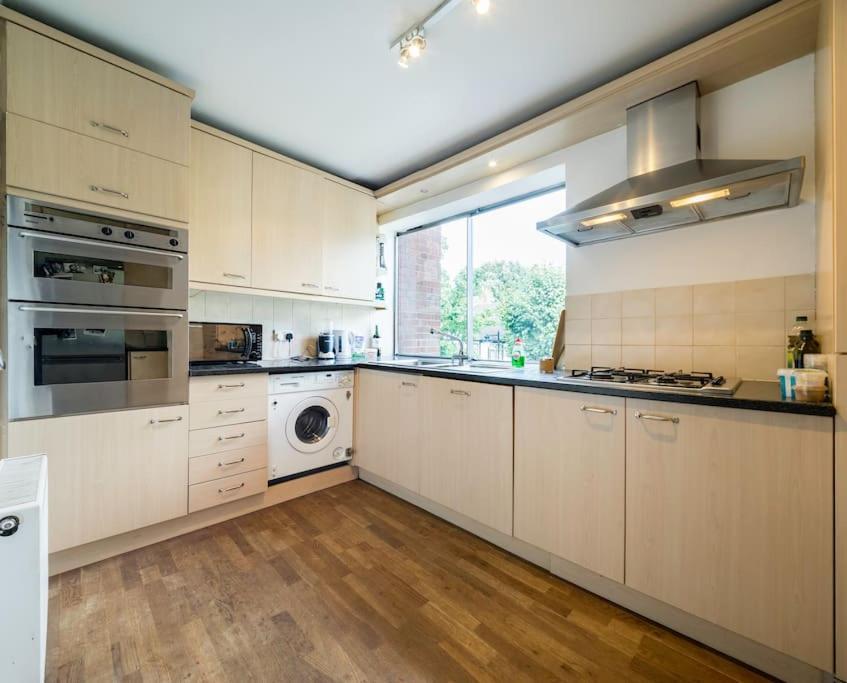 Apartment Big And Bright 2 X Double Bedroom Flat In Highgate London