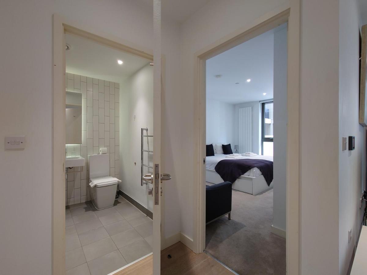 Fully Serviced One Bed In Royal Wharf Apartment London