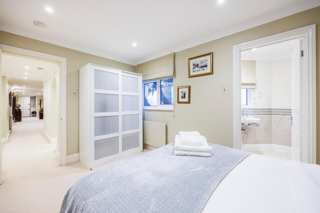 Hyde Park Hideaway Sleeps 6 Apartment London