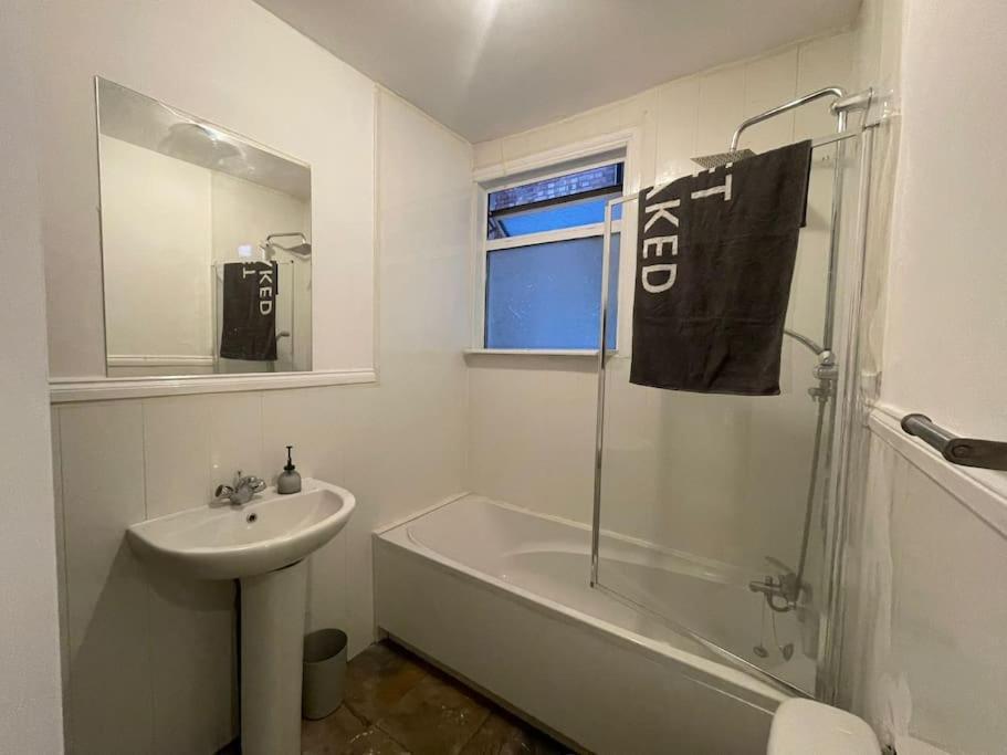 Ground Floor 2 Bed Flat With Garden North * Londres