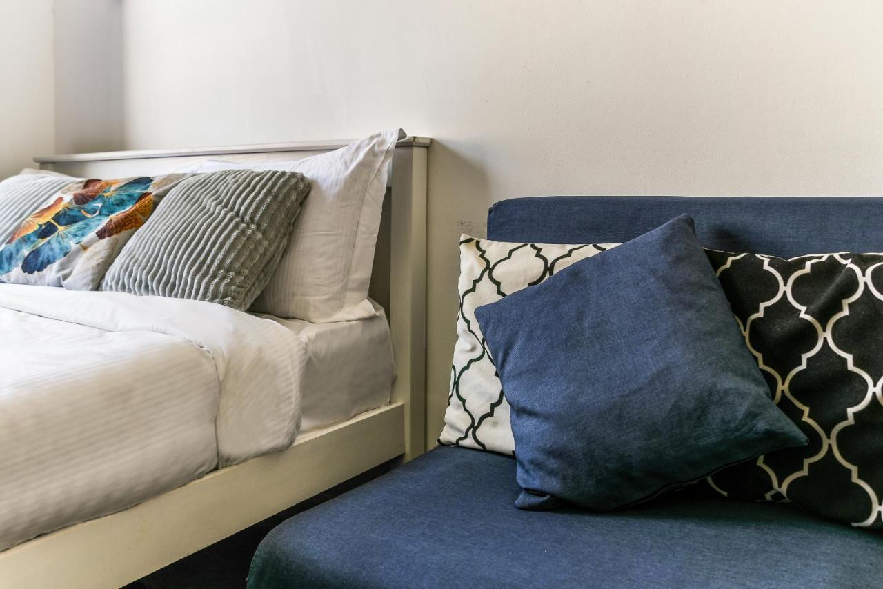 Chapel Market, Studio In Angel- Sleeps Upto 3 London