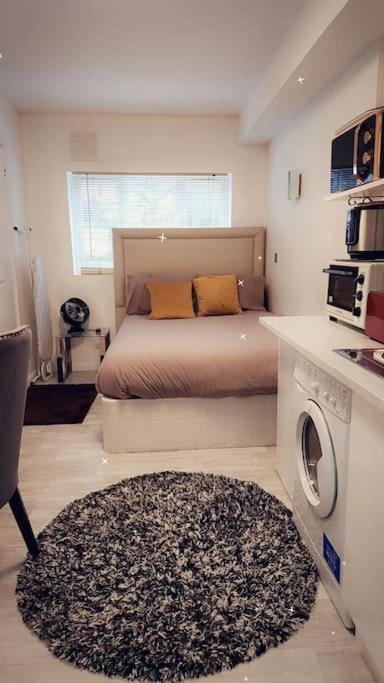 Flat, Close To O2 Arena And Airport Apartment London