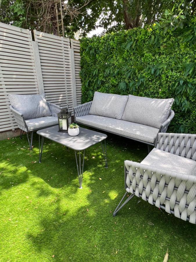 Beautiful 5-bedroom Private House In Quiet Street 2 Minutes From Station Casa de férias *