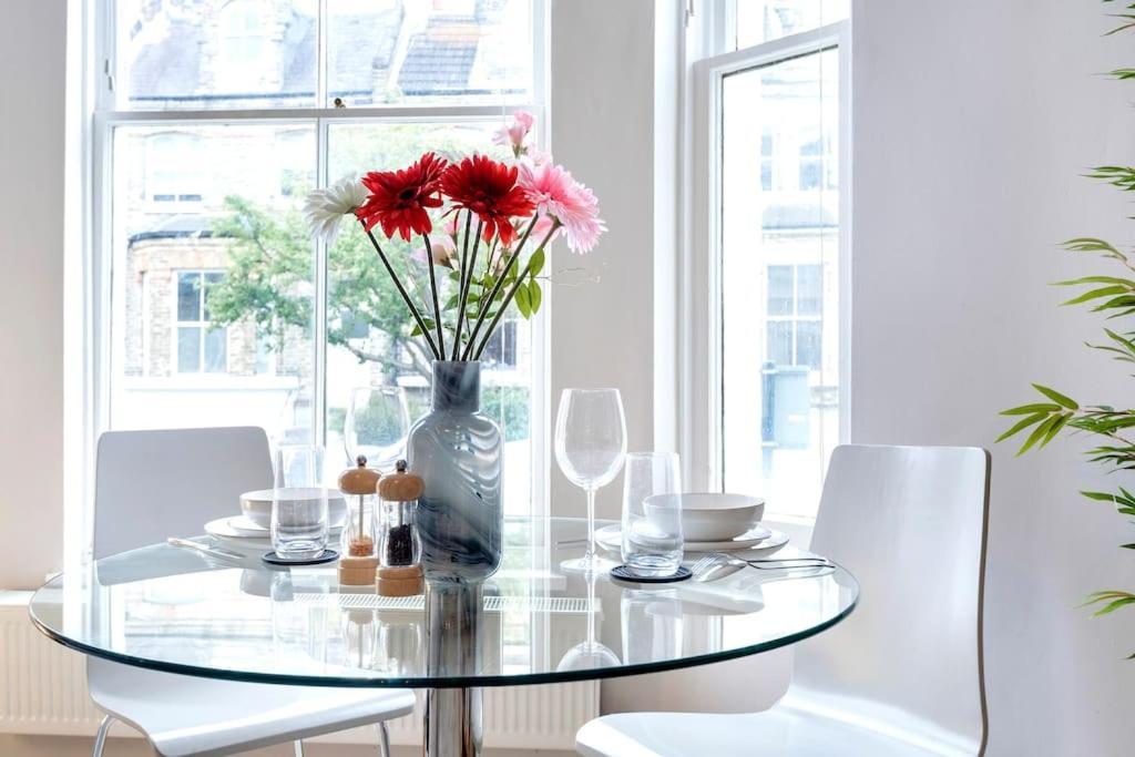 Contemporary Clapham Living Apartamento *