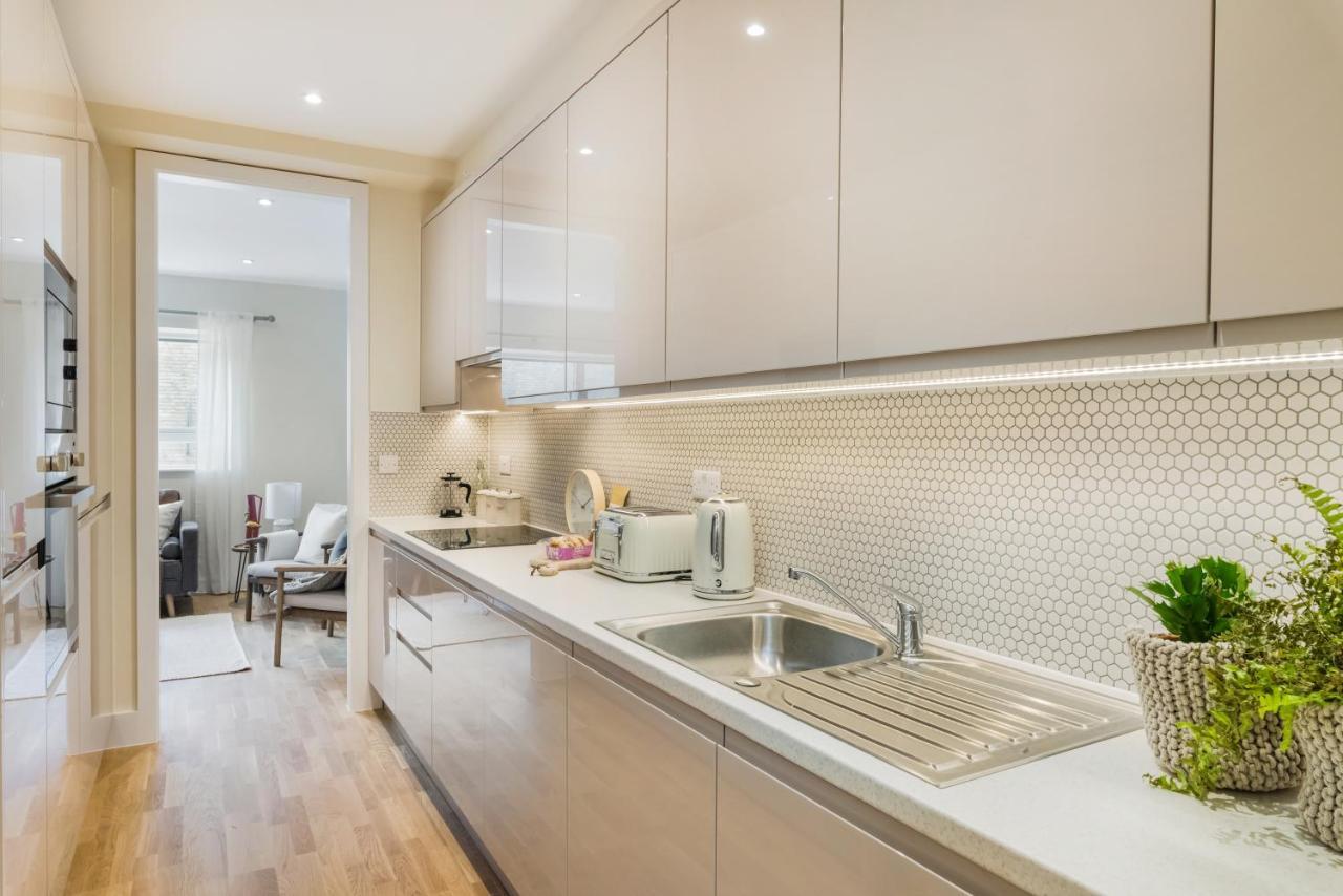 Apartment Staylux Kensington