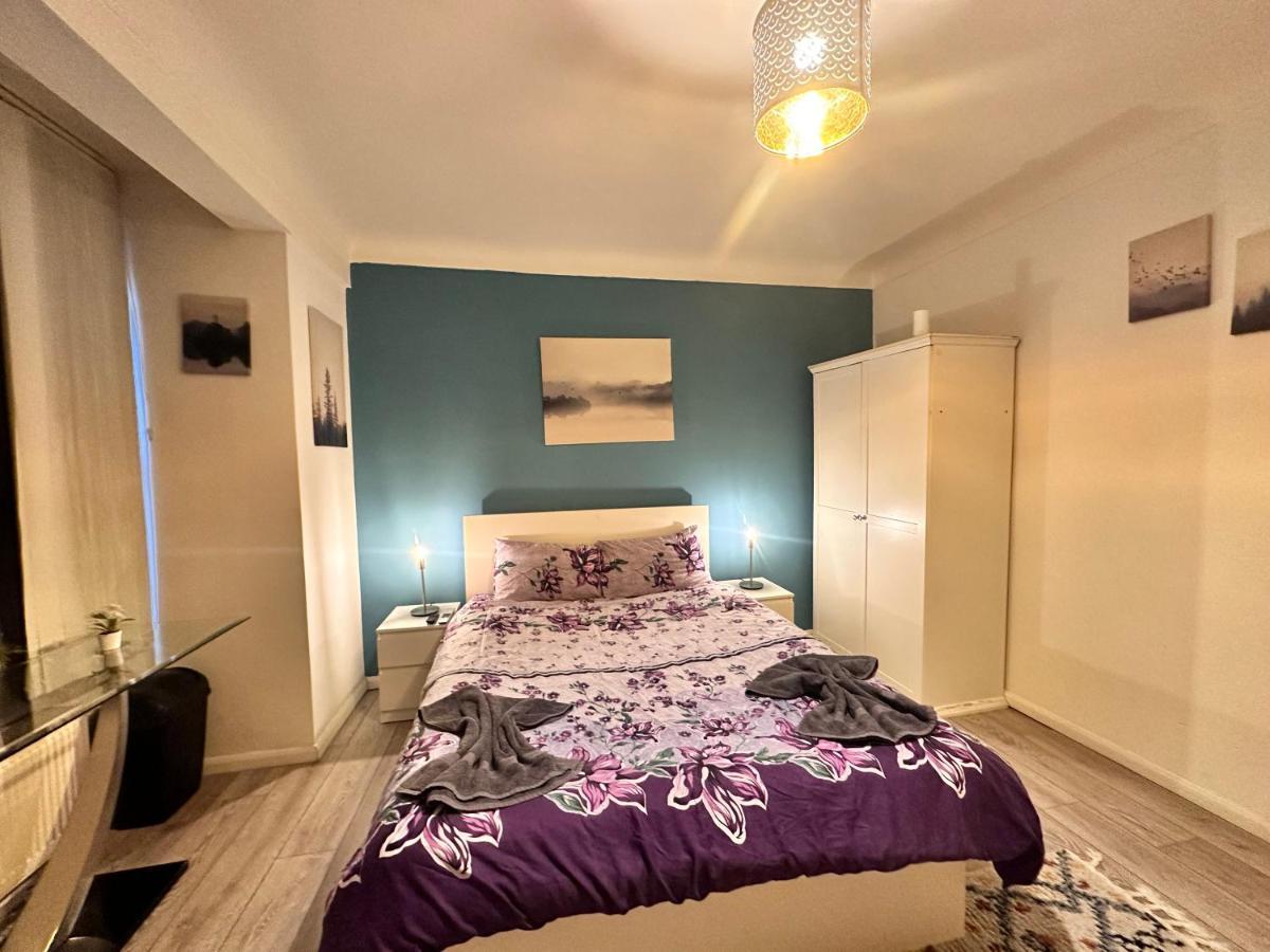 Apartamento Lovely 2-bedroom In *