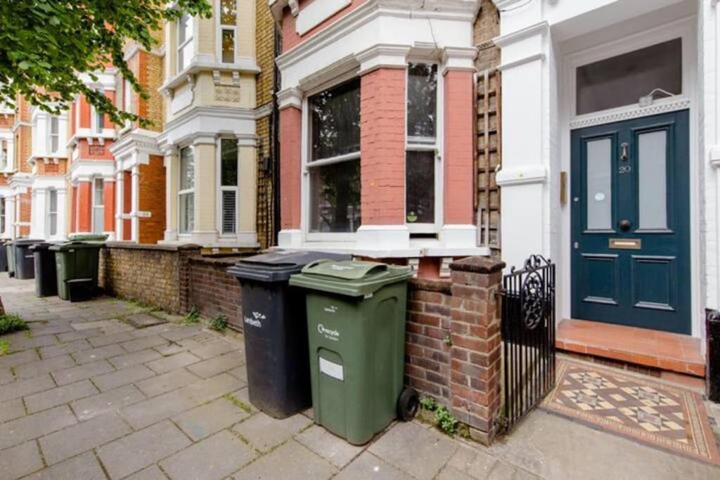 Quiet 2x Bedroom Victorian Terrace Flat + Garden Apartment
