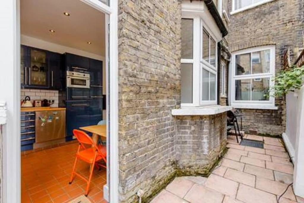 Apartment Quiet 2x Bedroom Victorian Terrace Flat + Garden London