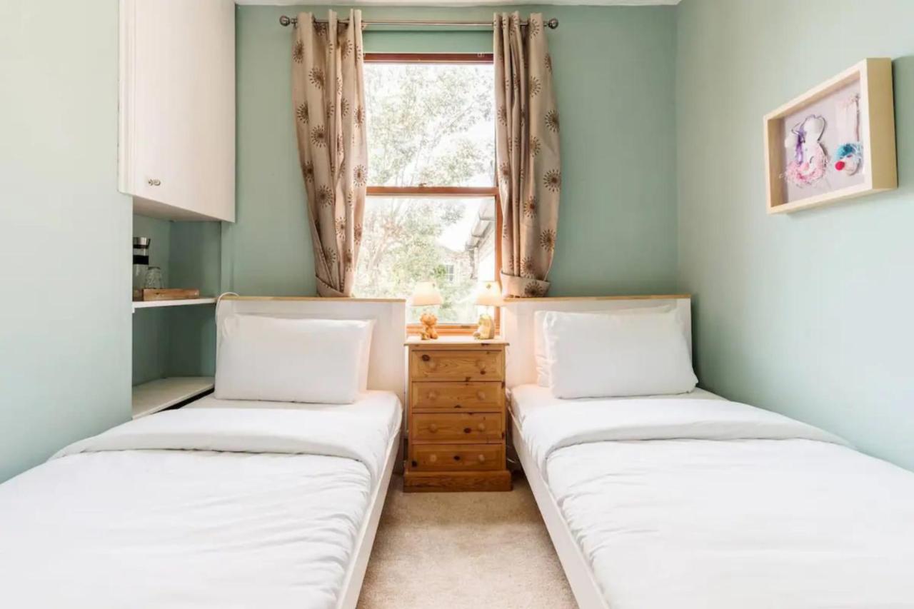 Charming 3bd Flat - 5 Minutes To Victoria Park Apartment