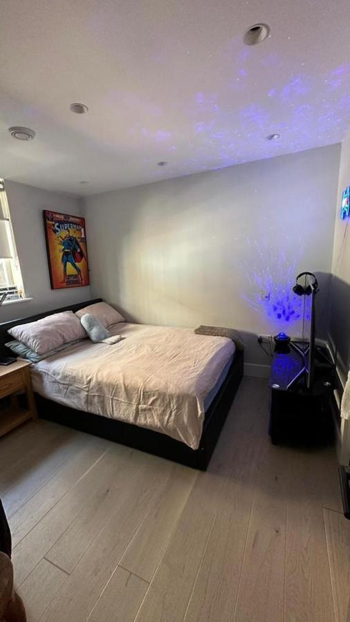 Heart Of Soho Two Bedroom Apartment *