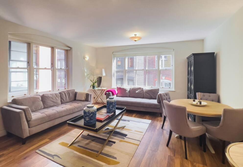 Covent Garden Haven - 2 Bedrooms. 2 Bathrooms Apartment London