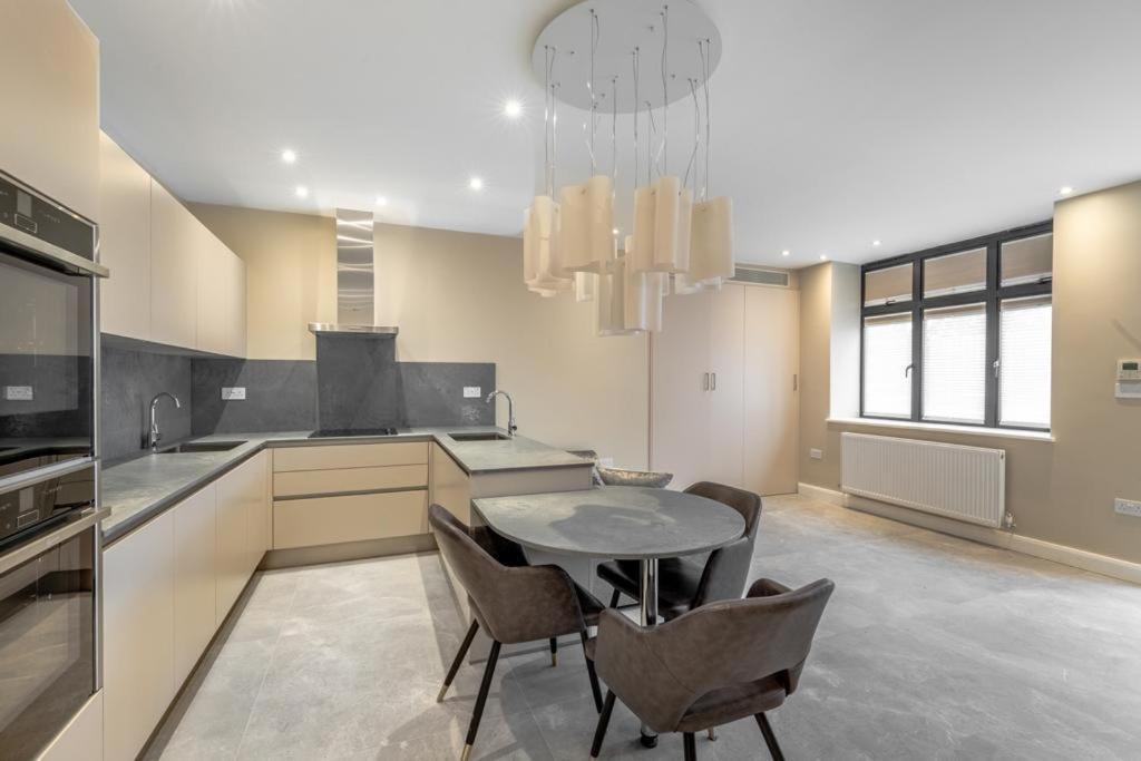 Modern&luxurios 1 Bed Apartment-prime Location. Apartment