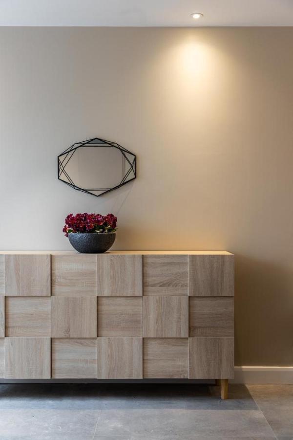 Apartment Modern&luxurios 1 Bed Apartment-prime Location. *