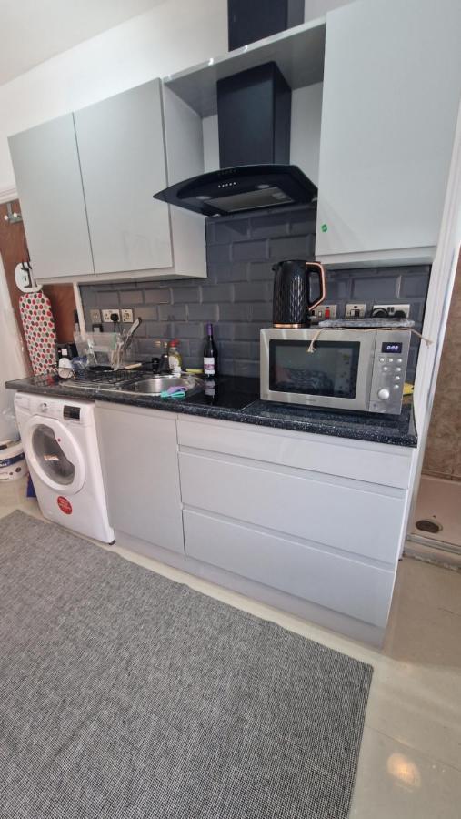 Apartment Small Cozy Zone 1 *