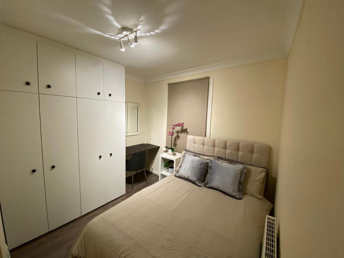 Hospedagem domiciliar Private In Excellent Family House ,zone 2