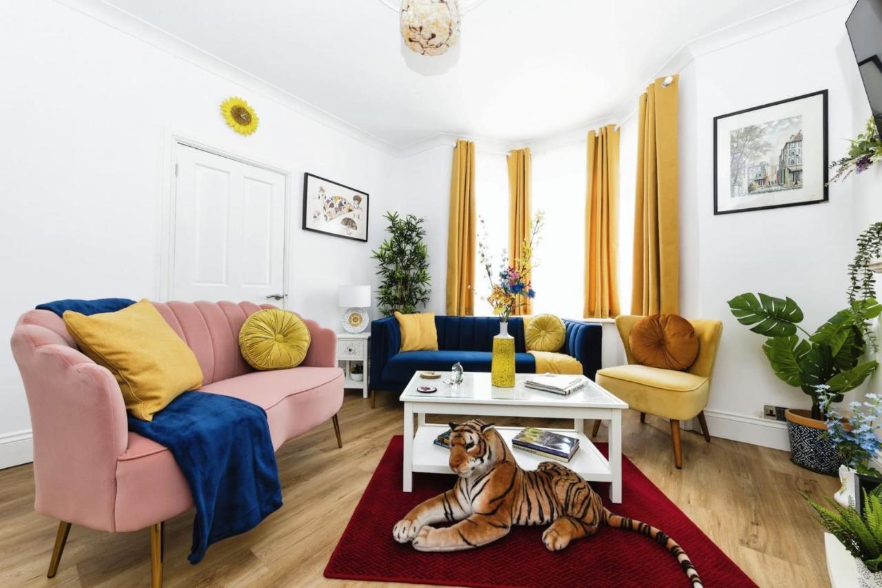Holiday home Your Chic 3br Comfort And Style In