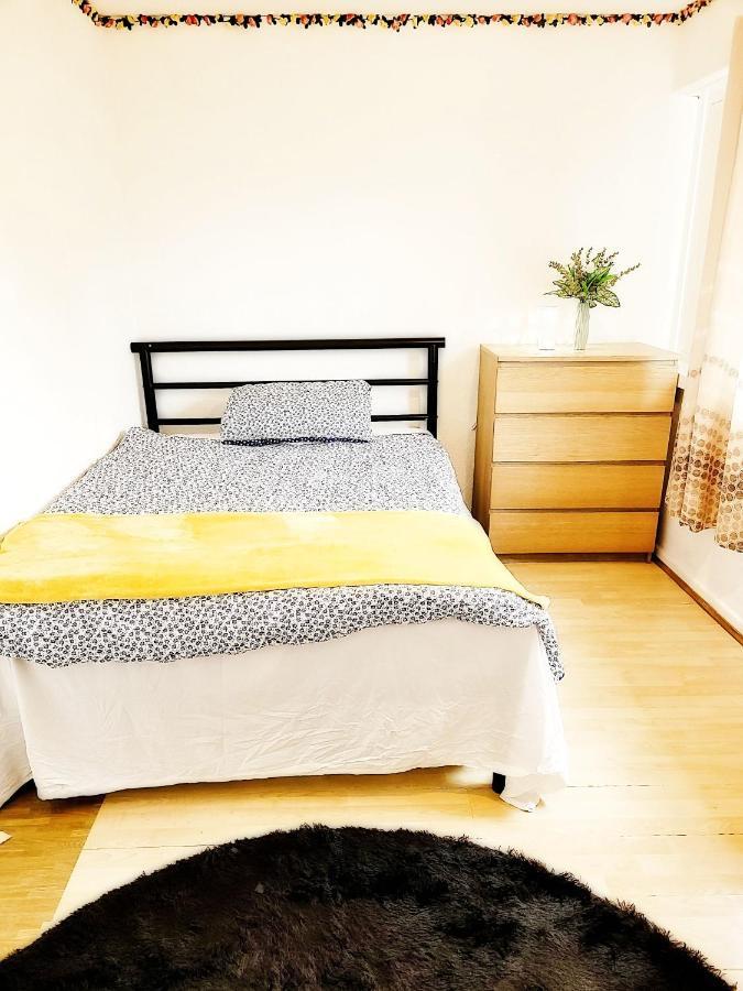 Excellent Big Double Cheap Price Around Privatunterkunft