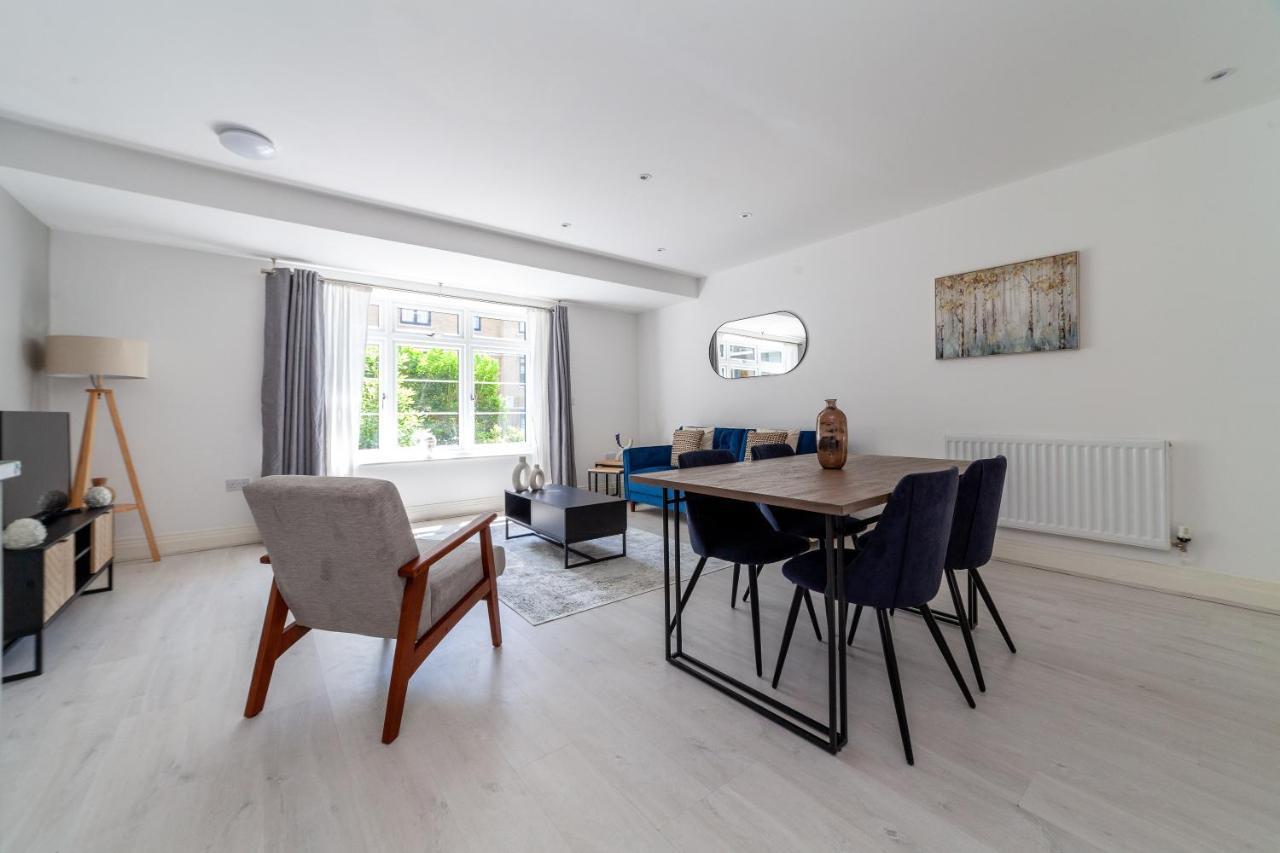 The Isleworth Collection Apartment *