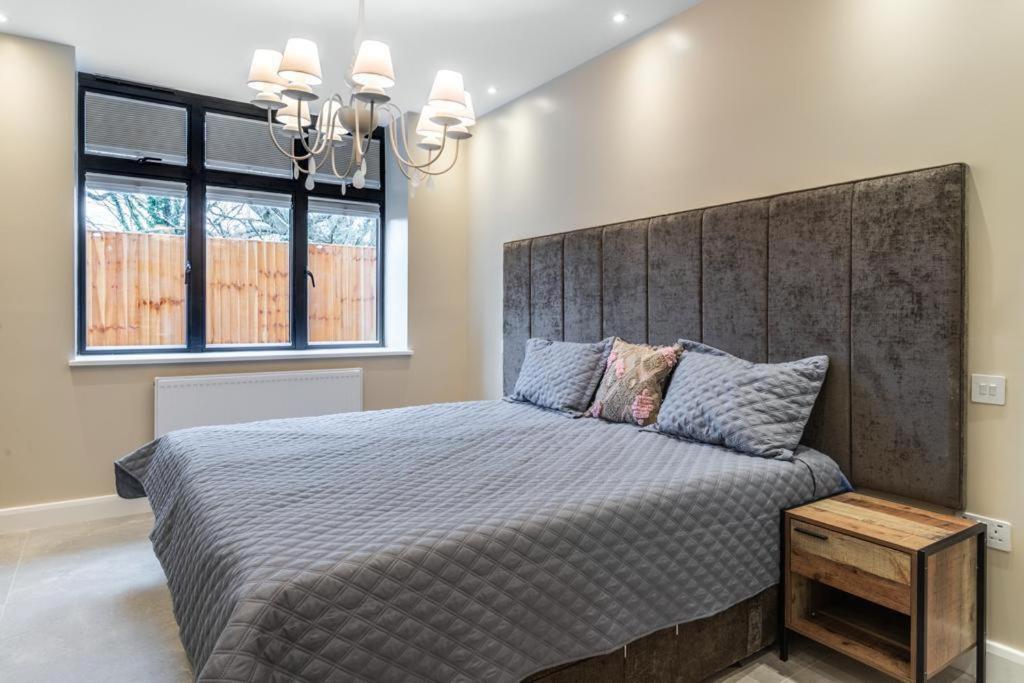Modern&luxurios 1 Bed Apartment-prime Location. *