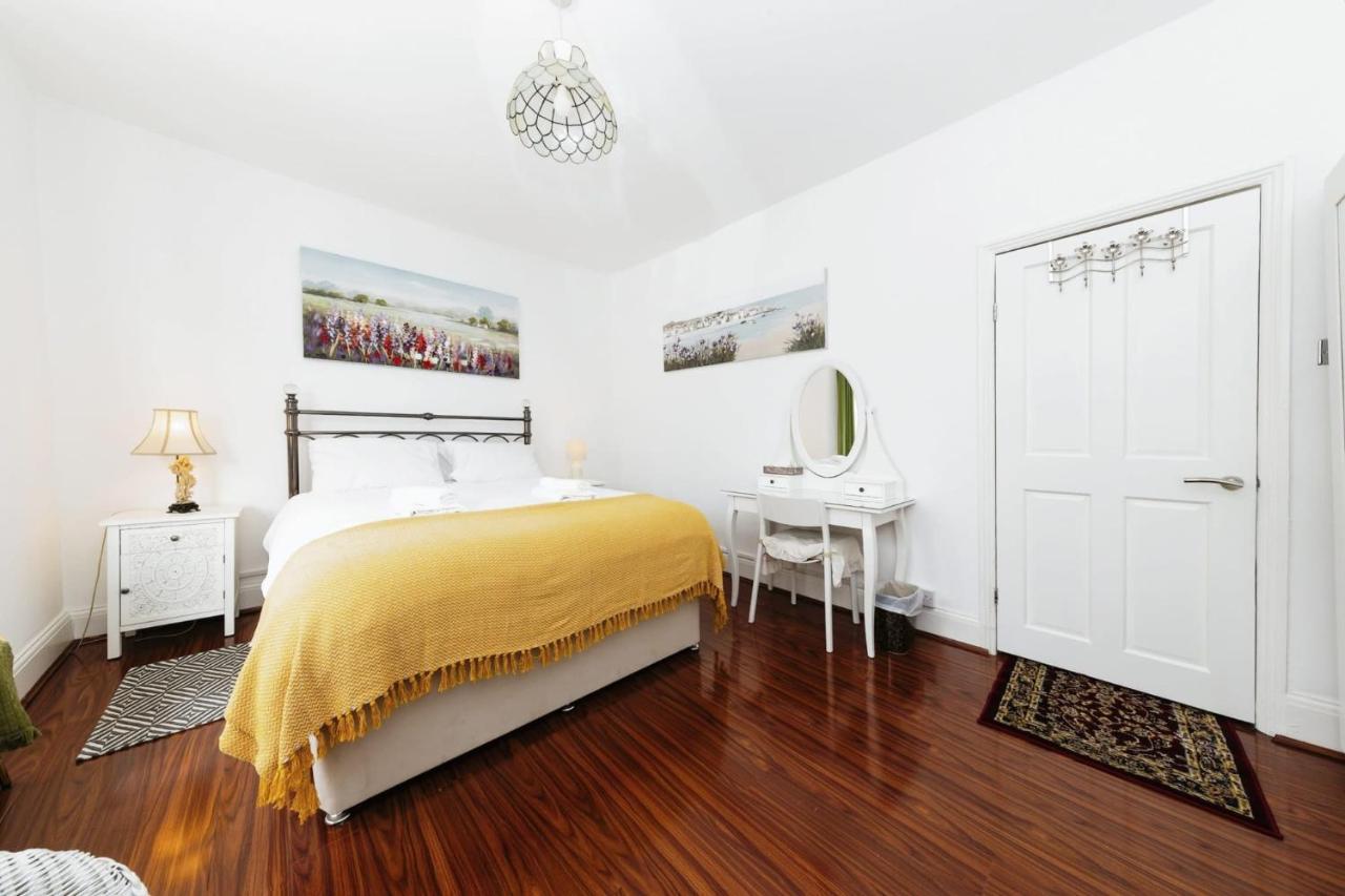 Your Chic 3br Comfort And Style In * London