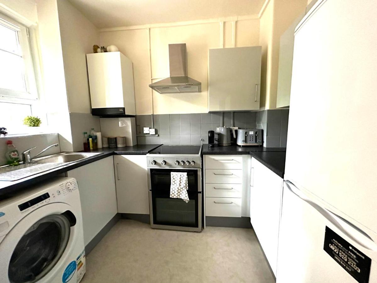 Charming 2-bed Flat With Balcony Close To White Westfield Apartamento