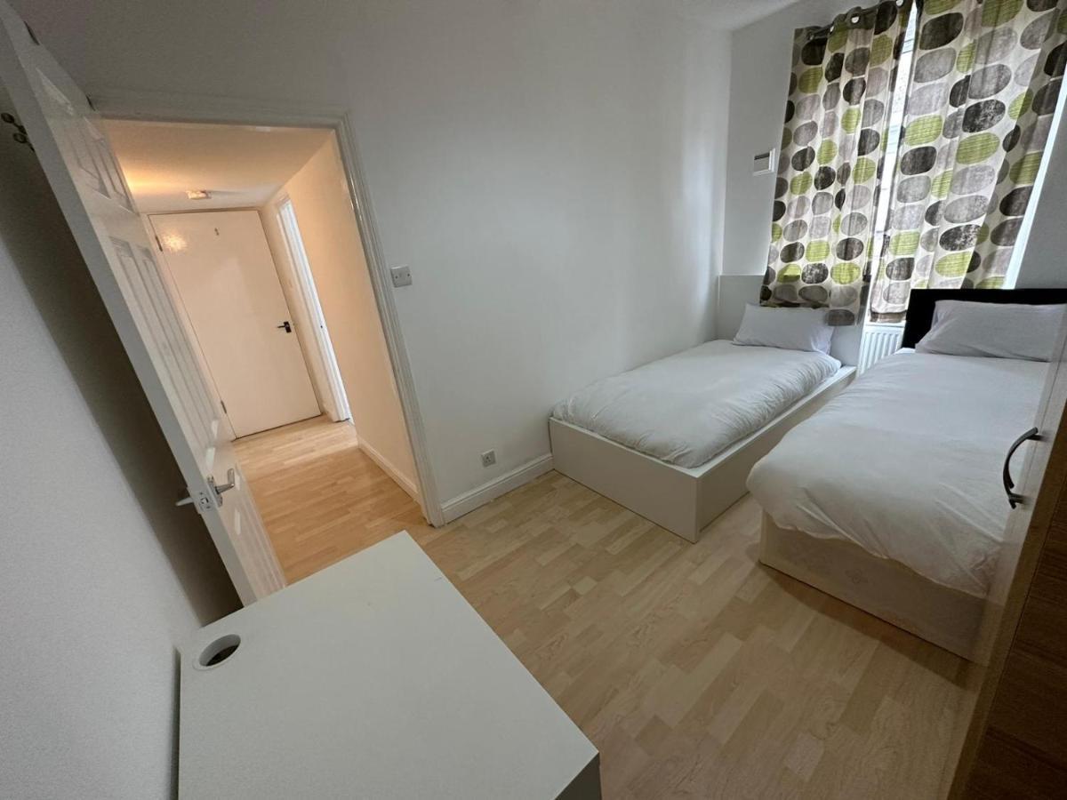 4 Floor New Miles Apartment London