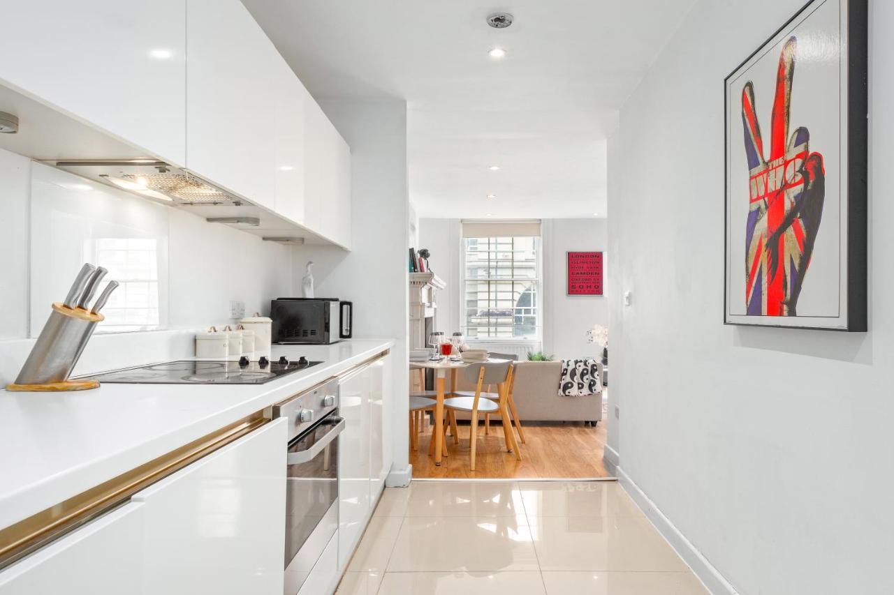 Apartment 3-bedroom Flat In Sleeps 14 Hy1
