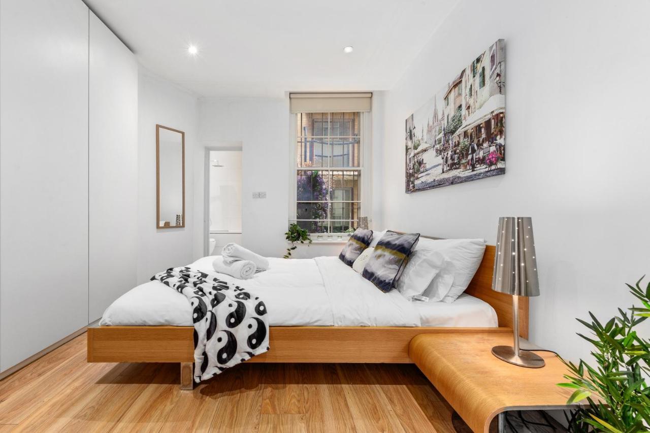 Apartment 3-bedroom Flat In Sleeps 14 Hy1 *