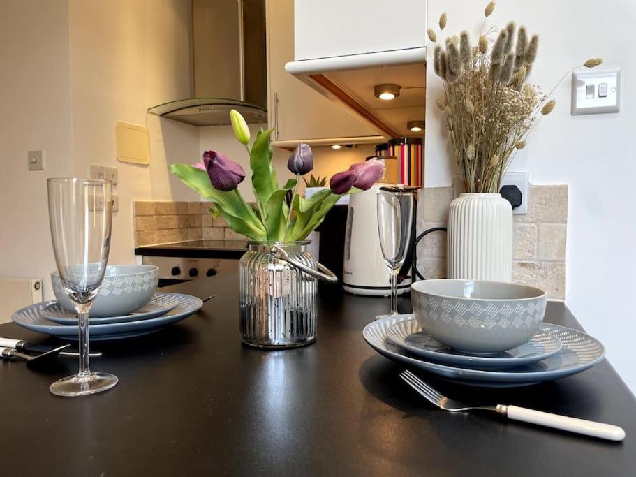 Cute&cozy In Barons Court Apartment *