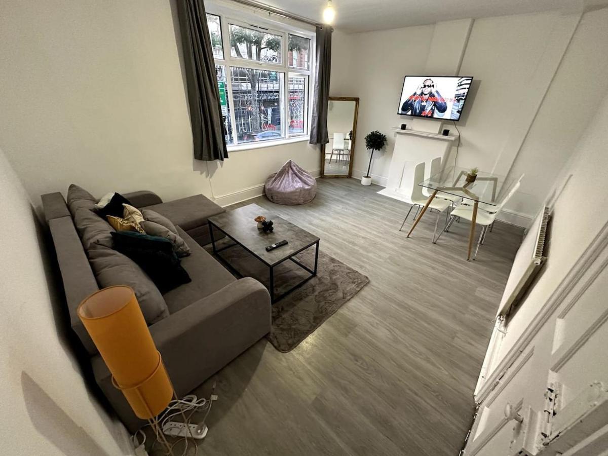 Wonderful 2 Bedroom On Tower Bridge Apartamento