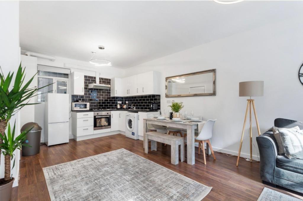 Stylish In Flat 1 Apartment