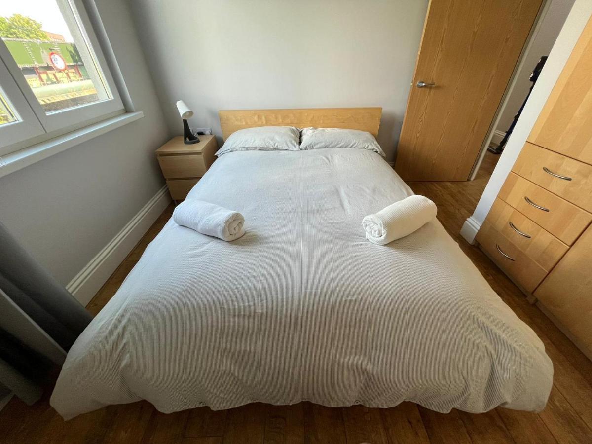 Apartment Modern Flat Near Transports London