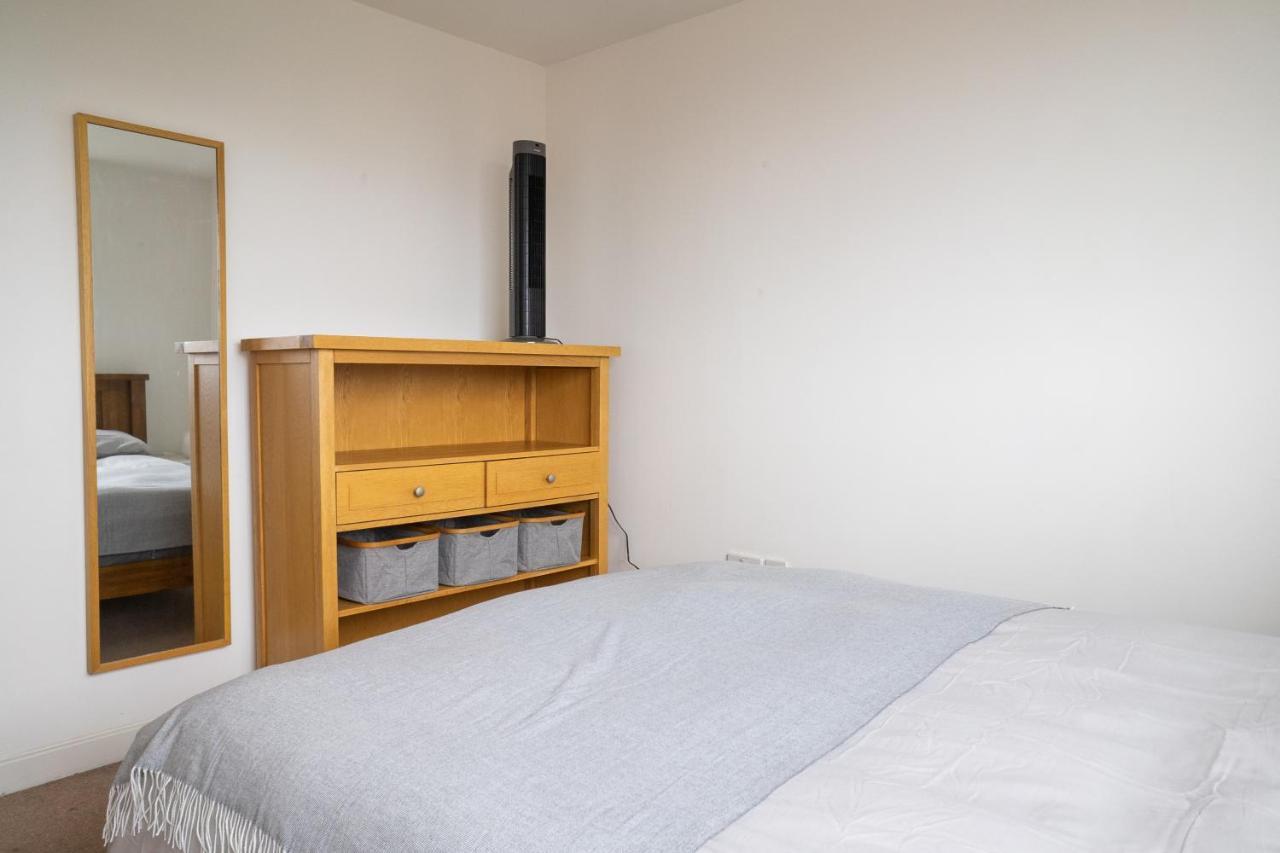 Air - Shadwell - Great Transport Links London