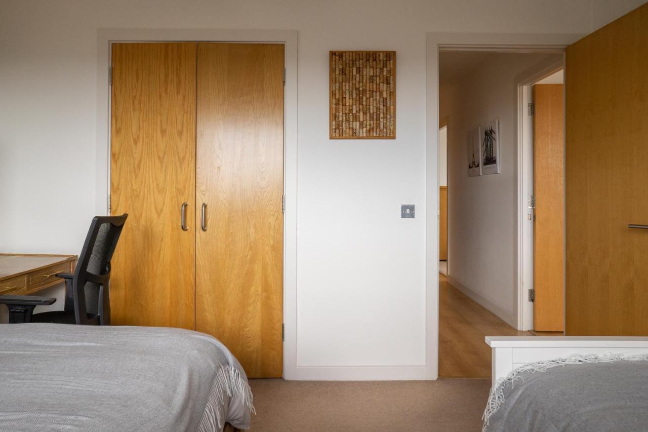 Air - Shadwell - Great Transport Links * London