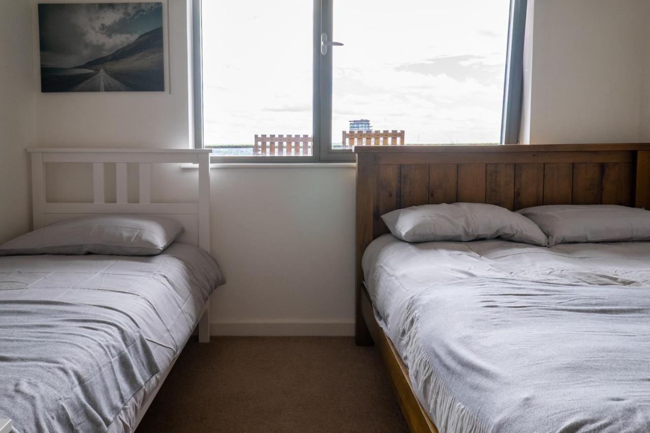 Air - Shadwell - Great Transport Links London