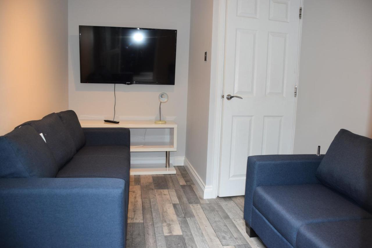 7 Bedroom House With Garden * Londres