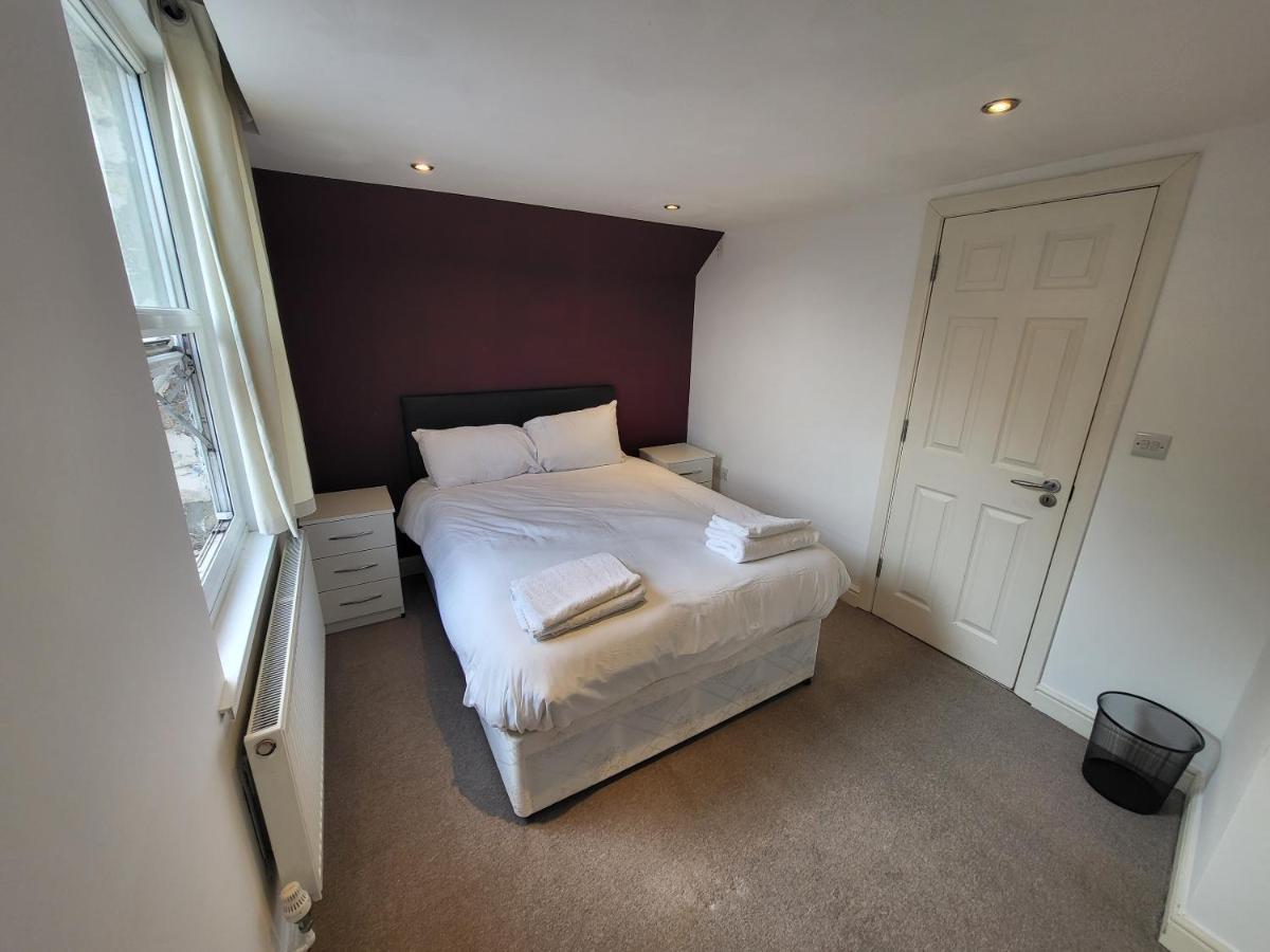 Apartamento Large 4 Bedroom House In